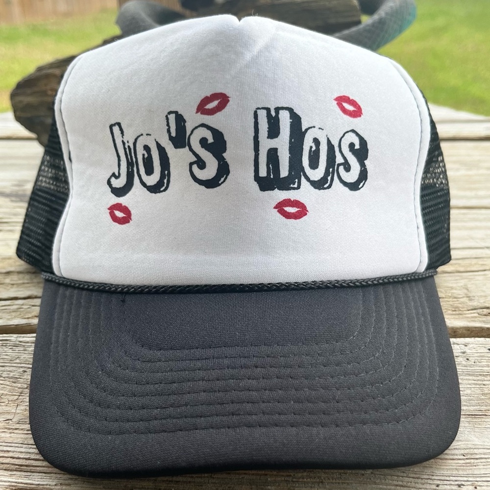 Black and White Trucker Style Cap Retro Vibe‎ SnapBack Hat